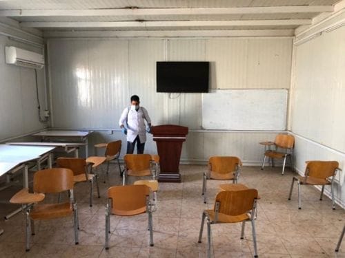 جامعة سامراء تقوم بحملة تعفير وتهيئة القاعات الدراسية والأقسام الداخلية لطلبة الدراسات العليا استعداداً لإداء الامتحانات حضورياً