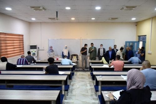 طلبة التربية البدنية ينظمون وقفة حداد