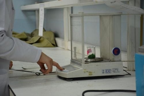 حملة انارة تقوم بها كلية العلوم التطبيقية