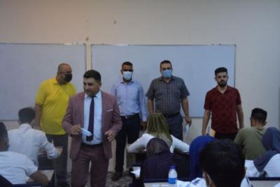 كلية التربية تواصل اداء الامتحانات الحضورية للدراسات الأولية .