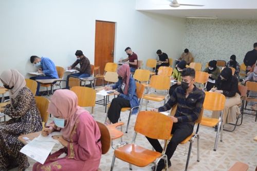 انتهاء الامتحانات النهائية لبعض اقسام كلية  العلوم التطبيقية لطلبة الدراسات الأولية