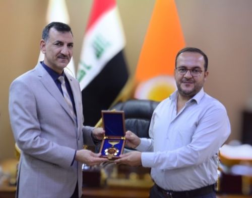 عميد كلية العلوم التطبيقية يهنئ عقود ١١٦ في الكلية لتثبيتهم على الملاك الدائم