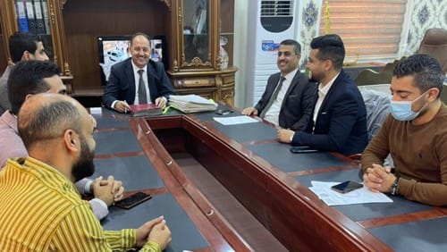 عميد الكلية يعقد اجتماعاً مع الكادر التدريسي .