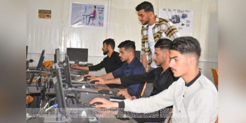 صيانة أجهزة الحاسوب في المختبرات العلمية من قبل طلبة كلية الهندسة