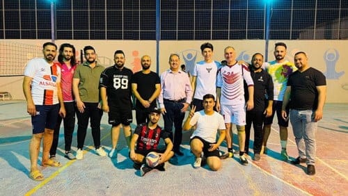 فريق الادارة يقصي الهندسة في بطولة الجامعة لكرة الطائرة .