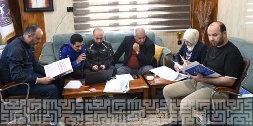 مواصلة تدقيق ملفات المتقدمين الى الدراسات العليا