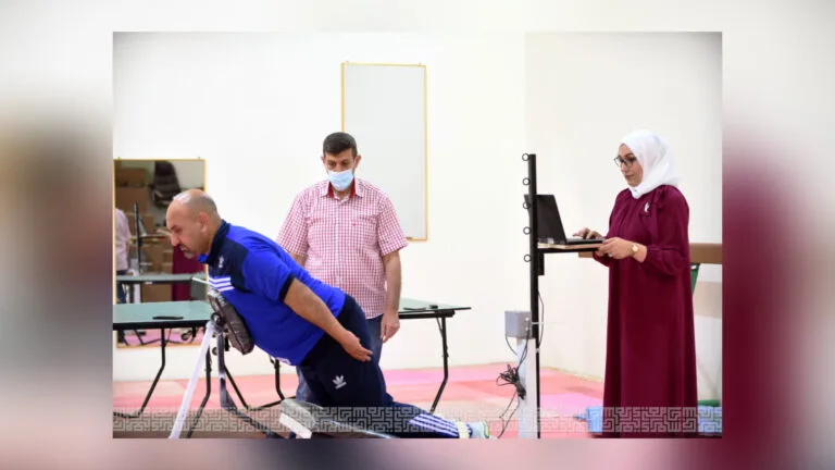 الباحثة سجى ضياء إبراهيم في جامعة سامراء، تحصل على براءة اختراع لتمكّنها من تصنيع جهاز تدريب وقياس العضلة الخلفيّة لدى راكضي 100م شباب