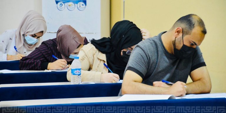 انطلاق الامتحان التنافسي في كلية العلوم التطبيقية