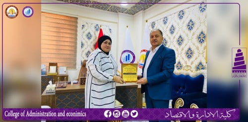 مؤسسة سكولر للأبحاث تمنح درع التميز لعميد الكلية