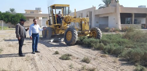 رئيس قسم البستنة وهندسة الحدائق يشرف على اعمال التنظيفات في الكلية