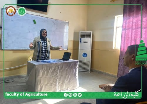 معاون الشؤون العلمية ناقش اطروحة دكتوراه