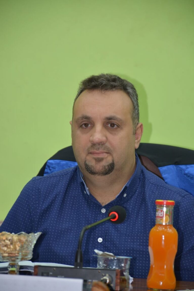 أستاذ مصطفى علي عبد الرحمن