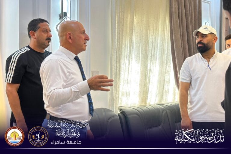 عميد كلية التربية البدنية ومعاونه العلمي يستقبلان طلبة المستوى الأول للدراسة المسائية بعد انتهاء الاختبارات