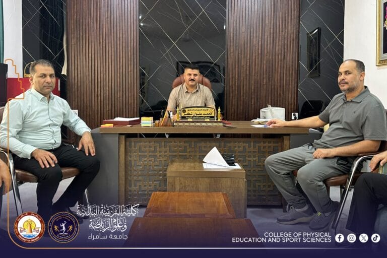 معاون العميد للشؤون الإدارية يعقد اجتماعًا مع رؤساء اللجان الخدمية في كلية التربية البدنية وعلوم الرياضة